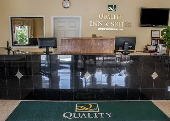 Quality Inn & Suites Fife Seattle hotel thumbnail 4