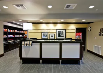 Hampton Inn & Suites Bellevue Downtown-Seattle hotel thumbnail 2