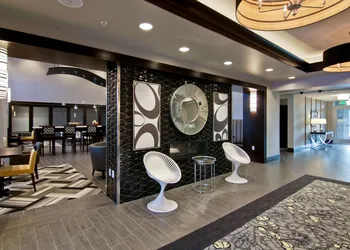 Hampton Inn & Suites Bellevue Downtown-Seattle hotel thumbnail 5
