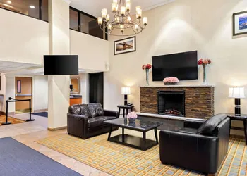 Quality Inn Edison-New Brunswick hotel thumbnail 3