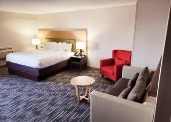 Wingate by Wyndham Lincoln Airport East I-80 hotel thumbnail 6