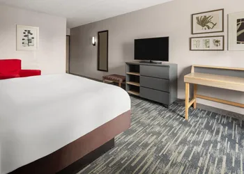 Wingate by Wyndham Lincoln Airport East I-80 hotel thumbnail 8