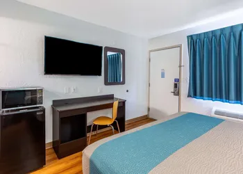 Motel 6 Valdosta, GA - University hotel thumbnail 8