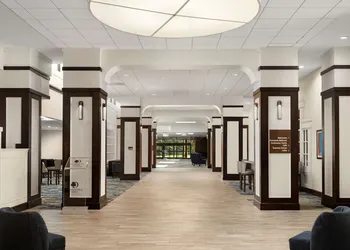 DoubleTree by Hilton Williamsburg hotel thumbnail 4