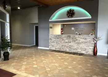 HomeTown Inn & Suites hotel thumbnail 3