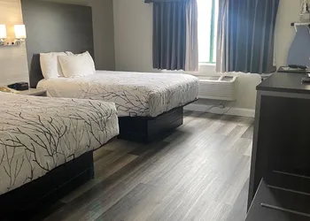 HomeTown Inn & Suites hotel thumbnail 5