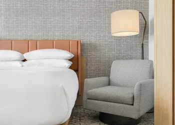 Sheraton Charlotte Hotel hotel thumbnail 8