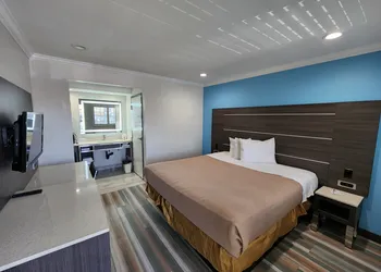 Travelodge by Wyndham Fullerton Near Anaheim hotel thumbnail 3