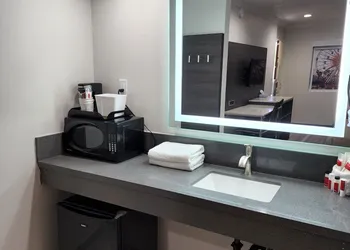 Travelodge by Wyndham Fullerton Near Anaheim hotel thumbnail 6