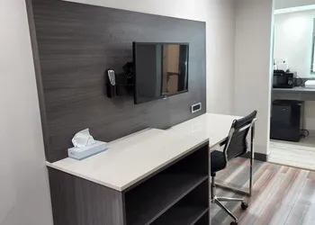 Travelodge by Wyndham Fullerton Near Anaheim hotel thumbnail 7