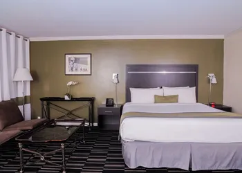 Uptown Oasis San Jose Airport hotel thumbnail 6