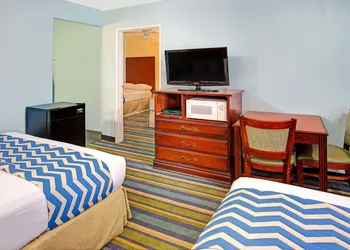 Travelodge by Wyndham Bishop hotel thumbnail 3