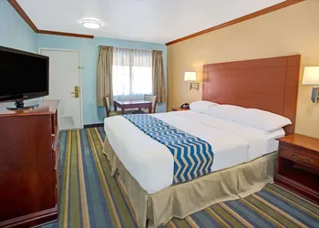 Travelodge by Wyndham Bishop hotel thumbnail 4