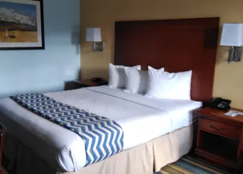 Travelodge by Wyndham Bishop hotel thumbnail 7