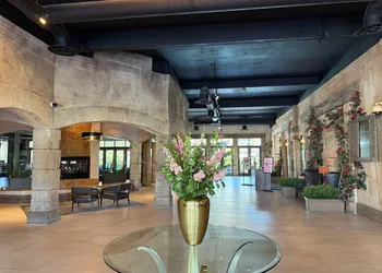 Tuscany Suites & Casino hotel thumbnail 2