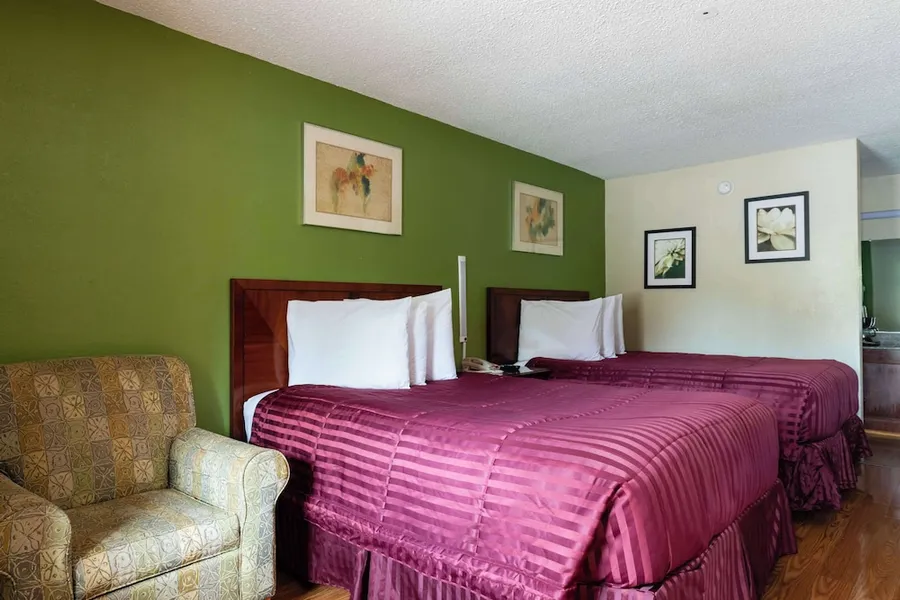 Country Hearth Inn & Suites Marietta hotel detail image 6