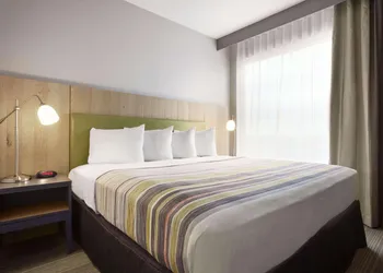 Country Inn & Suites by Radisson Bismarck Waterpark hotel thumbnail 6