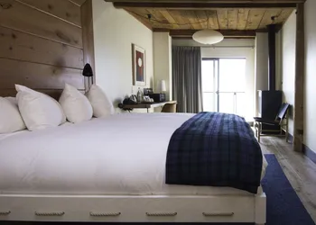 Timber Cove Resort hotel thumbnail 6