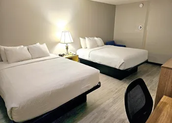 Days Inn by Wyndham Rolla hotel thumbnail 2