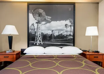 Super 8 by Wyndham Jasper hotel thumbnail 7