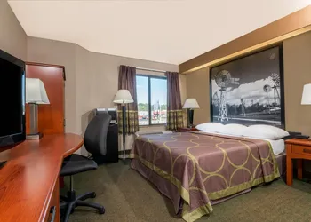 Super 8 by Wyndham Jasper hotel thumbnail 8