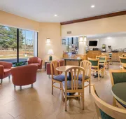 Econo Lodge Hendersonville hotel detail image 4