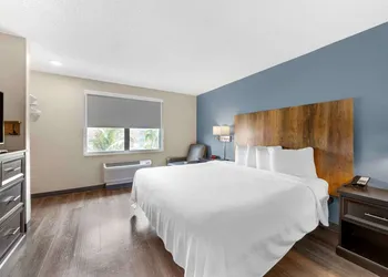 Extended Stay America Premier Suites - Fort Lauderdale - Convention Center - Cruise Port hotel thumbnail 7