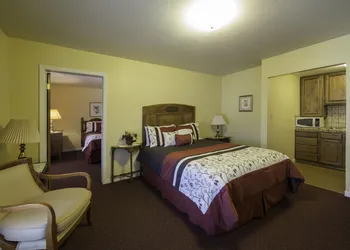 Historic Cary House Hotel hotel thumbnail 7
