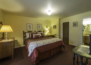 Historic Cary House Hotel hotel thumbnail 8