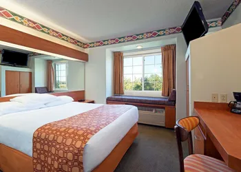 Microtel Inn & Suites by Wyndham Pueblo hotel thumbnail 5
