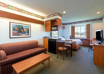Microtel Inn & Suites by Wyndham Pueblo hotel thumbnail 6