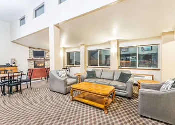 Days Inn by Wyndham Pueblo hotel thumbnail 3