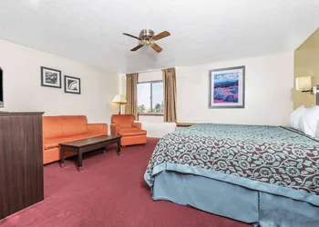 Days Inn by Wyndham Pueblo hotel thumbnail 7