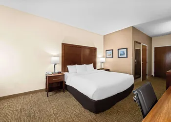 Comfort Inn & Suites Pueblo hotel thumbnail 4