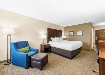 Comfort Inn & Suites Pueblo hotel thumbnail 7