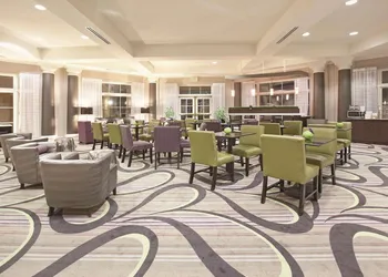 La Quinta Inn & Suites by Wyndham Pueblo hotel thumbnail 2