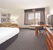 La Quinta Inn & Suites by Wyndham Pueblo hotel detail image 5