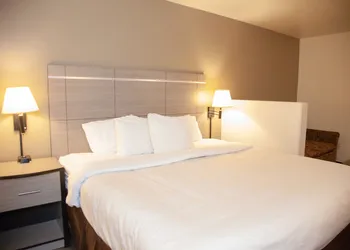 Econo Lodge Pueblo North hotel thumbnail 4