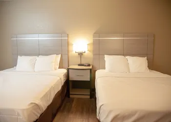 Econo Lodge Pueblo North hotel thumbnail 5