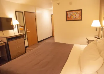 Econo Lodge Pueblo North hotel thumbnail 6