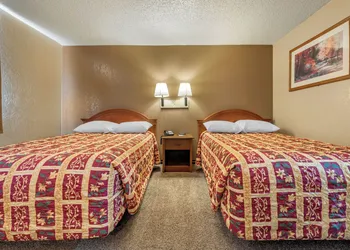 Pueblo Inn hotel thumbnail 2