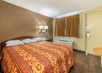 Pueblo Inn hotel thumbnail 3