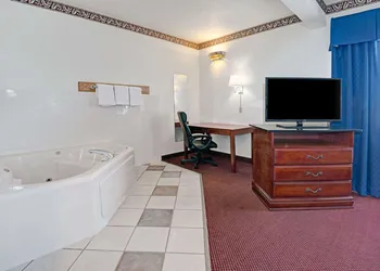 Days Inn by Wyndham Laramie hotel thumbnail 6