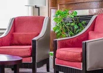 Quality Suites St. Joseph hotel thumbnail 4