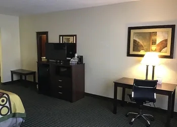 Super 8 by Wyndham Wendover hotel thumbnail 8