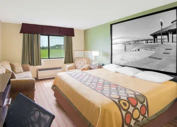 Super 8 by Wyndham Story City hotel thumbnail 8
