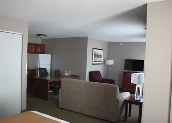 GrandStay Hotel & Suites hotel thumbnail 6