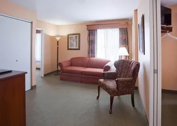 GrandStay Hotel & Suites hotel thumbnail 8