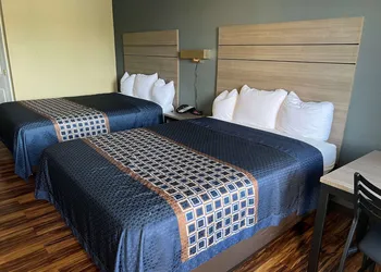 Knights Inn Lumberton hotel thumbnail 3