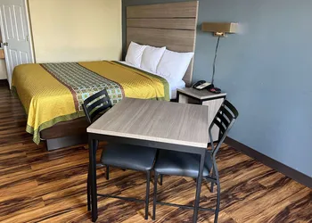 Knights Inn Lumberton hotel thumbnail 5